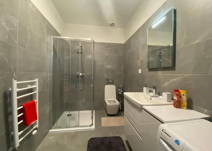 New, Beautiful With Parking In Location! Apartman Pozsony