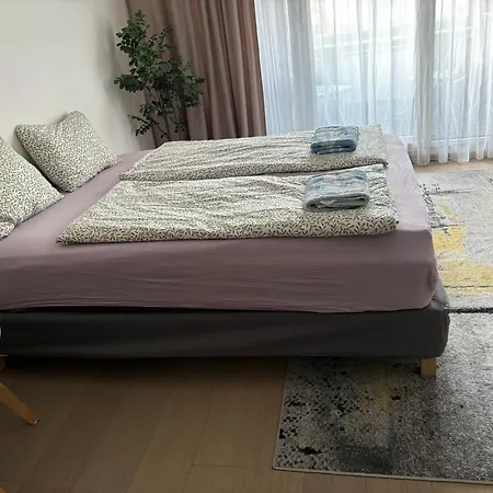 아파트 New, Beautiful With Parking In Location!
